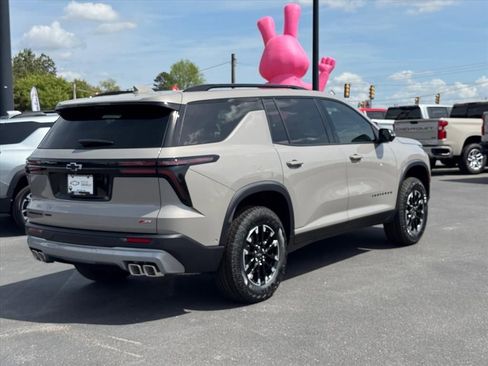 New 2026 Chevrolet Traverse Z71 w/ Enhanced Driving Package AWD/4WD image 3