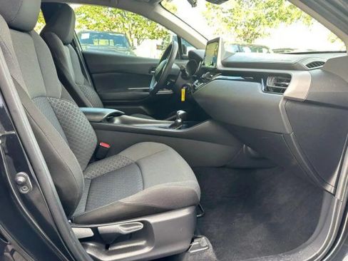 Used 2021 Toyota C-HR LE FWD image 21