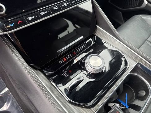 Used 2023 Jeep Wagoneer L Series II image 27