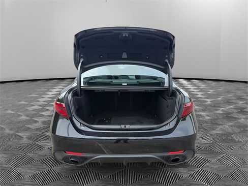 Used 2022 Alfa Romeo Giulia Veloce image 9