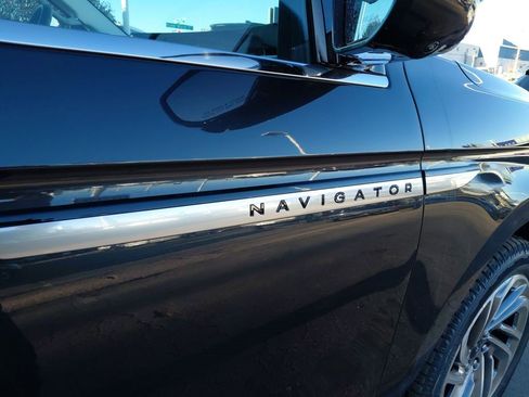 New 2025 Lincoln Navigator Reserve image 33