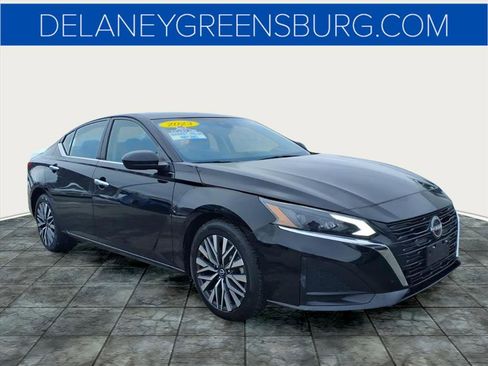 Used 2023 Nissan Altima 2.5 SV image 1