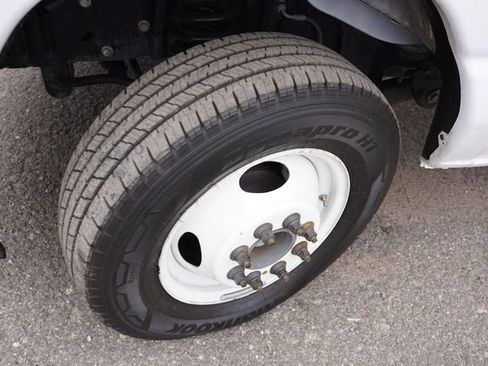 Used 2024 Ford E-450 and Econoline 450 Super Duty w/ Power Windows & Locks Group image 13