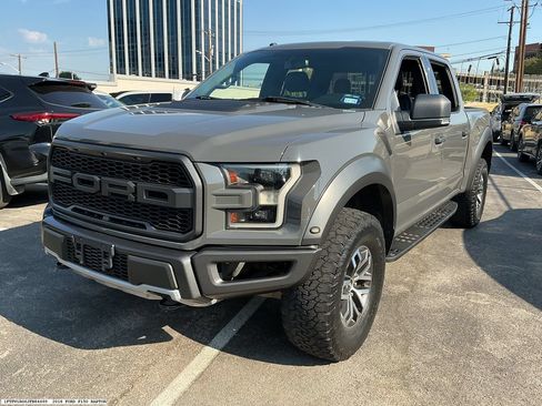 Used 2018 Ford F150 Raptor w/ Equipment Group 801A Mid AWD/4WD image 4
