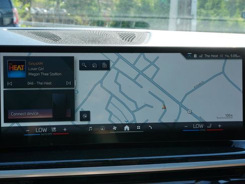 Used 2024 BMW X7 xDrive40i w/ M Sport Package AWD/4WD image 30