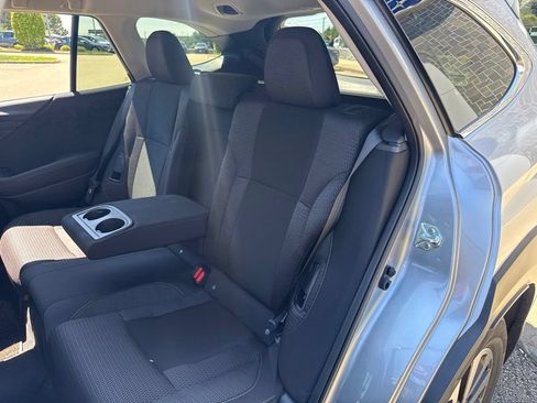Used 2025 Subaru Outback Premium AWD/4WD image 18