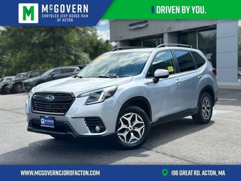 Used 2023 Subaru Forester Premium AWD/4WD image 1