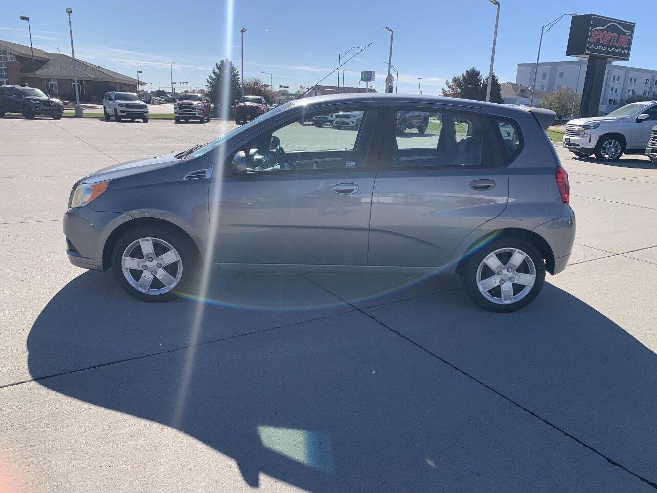 Used 2011 Chevrolet Aveo5 LT FWD image 5