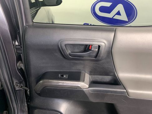 Used 2022 Toyota Tacoma SR5 RWD image 35