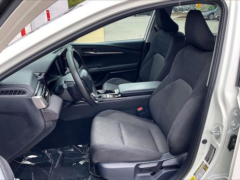 Used 2025 Toyota Camry LE FWD image 29