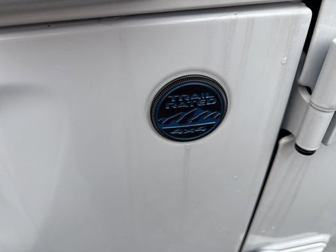 Used 2025 Jeep Wrangler Willys 4xe image 3