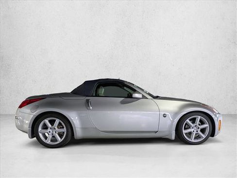Used 2005 Nissan 350Z Touring image 4