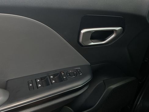 Used 2025 Kia K4 FWD image 18
