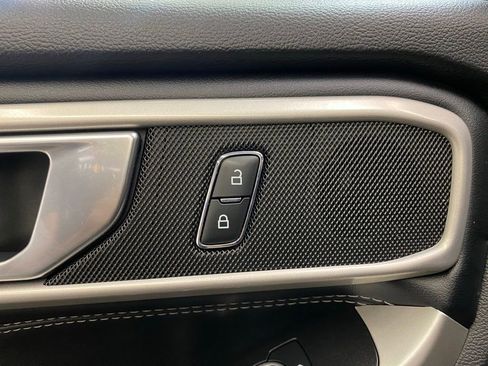 Used 2022 Ford Explorer XLT AWD/4WD image 15