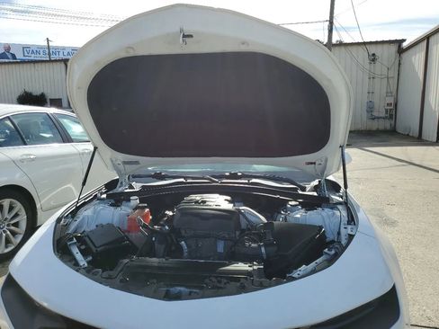 Used 2020 Chevrolet Camaro LT image 39