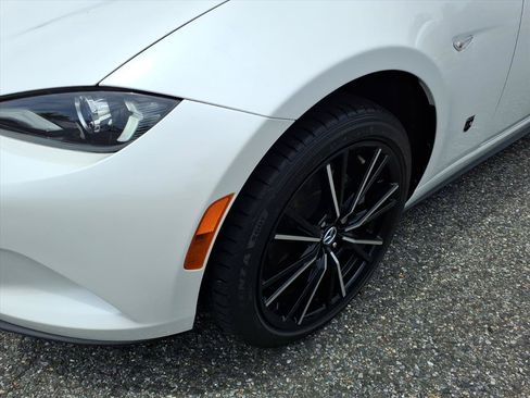 Used 2025 MAZDA MX-5 Miata Grand Touring RWD image 9