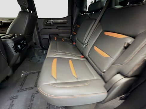 Used 2023 GMC Sierra 1500 AT4 w/ AT4 Premium Package AWD/4WD image 13