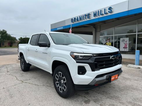 Used 2024 Chevrolet Colorado Z71 w/ Z71 Convenience Package 2 AWD/4WD image 1
