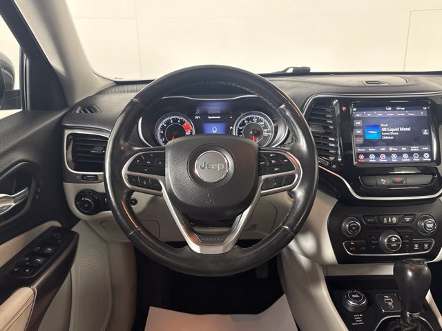 Used 2019 Jeep Cherokee Limited w/ Luxury Group AWD/4WD image 27