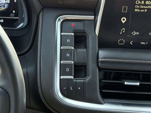 Used 2023 GMC Yukon XL AT4 w/ Technology Package AWD/4WD image 16