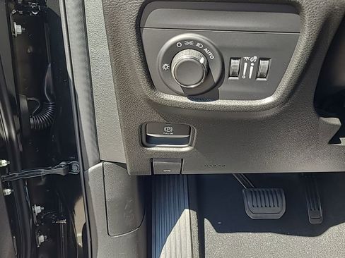 New 2025 Jeep Grand Cherokee L Altitude image 38