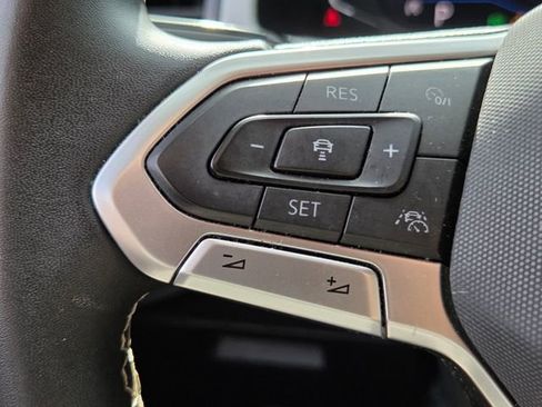 Used 2021 Volkswagen Atlas SEL FWD image 34