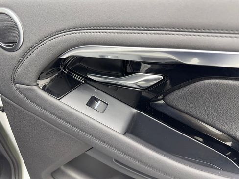 Used 2023 Land Rover Range Rover Evoque SE image 43