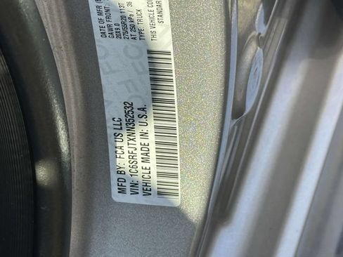 Used 2022 RAM 1500 Laramie AWD/4WD image 11
