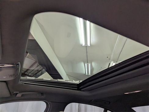 Used 2020 BMW 330i Sedan w/ M Sport Package image 14