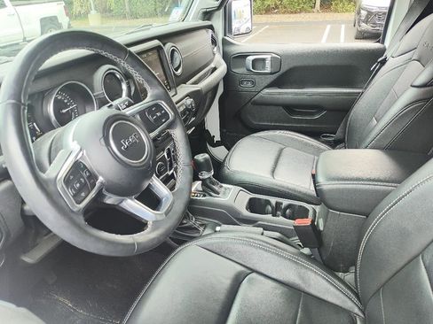 Used 2023 Jeep Wrangler Unlimited Sahara w/ Cold Weather Group AWD/4WD image 3