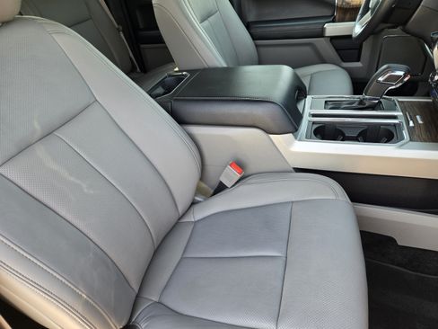Used 2018 Ford F150 Lariat RWD image 10