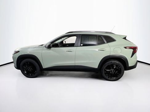 Used 2025 Chevrolet Trax ACTIV w/ Sunroof Package FWD image 8