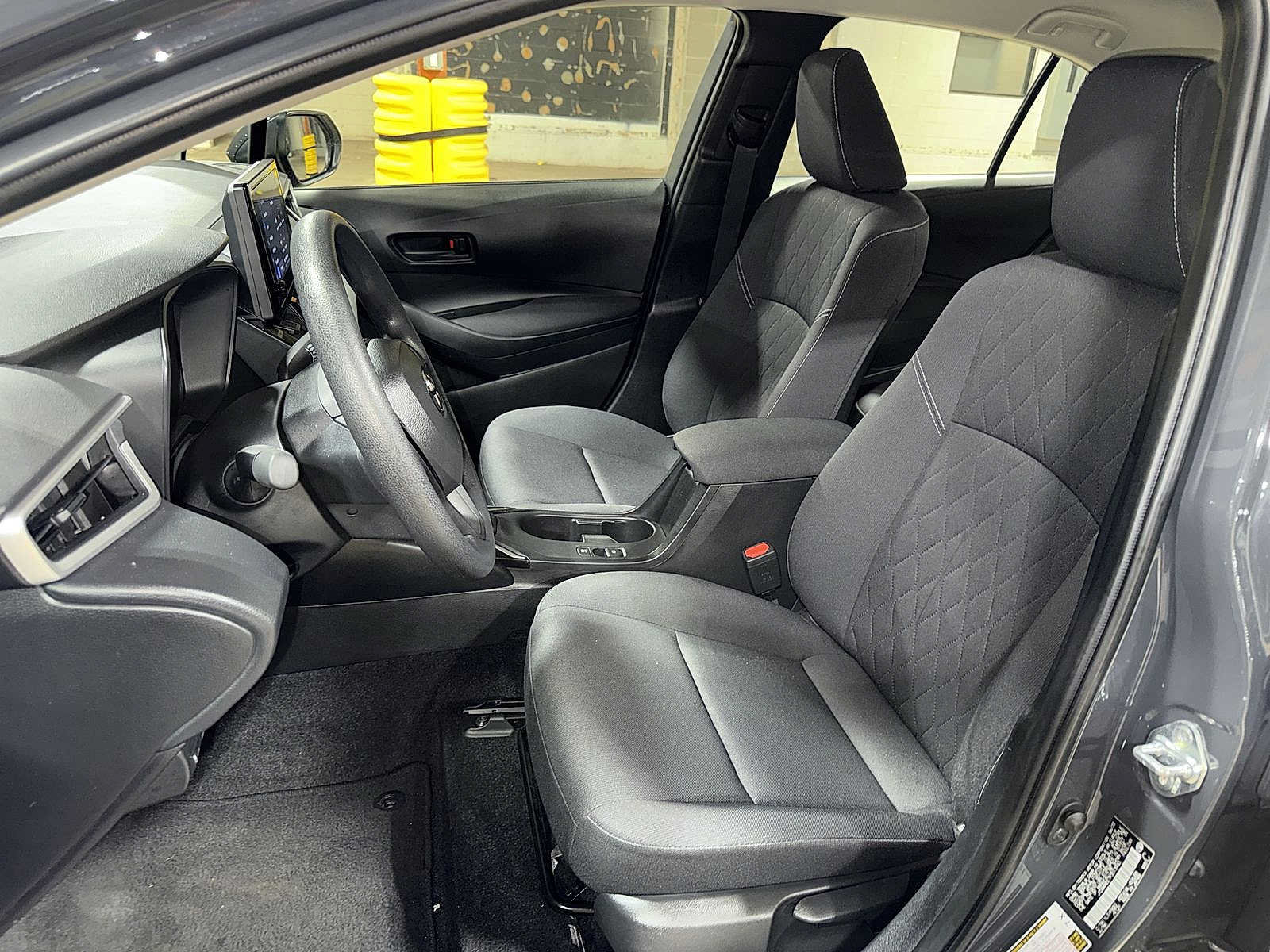 Used 2023 Toyota Corolla LE w/ Carpet Mat Package (TMS) FWD image 15
