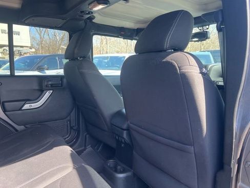 Used 2016 Jeep Wrangler Unlimited Sahara image 20