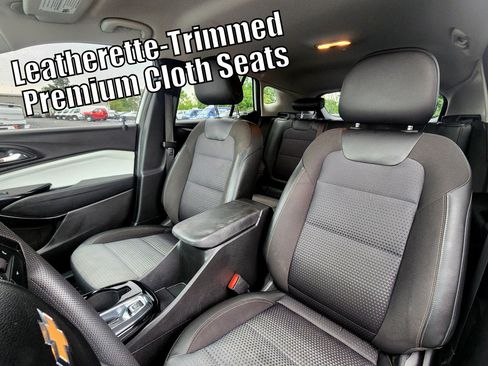 Used 2024 Chevrolet Trax LT FWD image 26