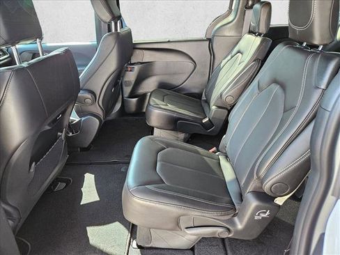 New 2026 Chrysler Pacifica Select w/ S Appearance Package FWD image 11