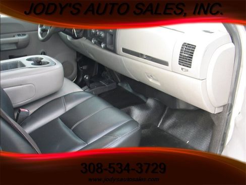Used 2008 Chevrolet Silverado 3500 W/T image 14