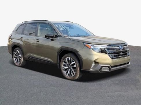 Used 2025 Subaru Forester Touring AWD/4WD image 4