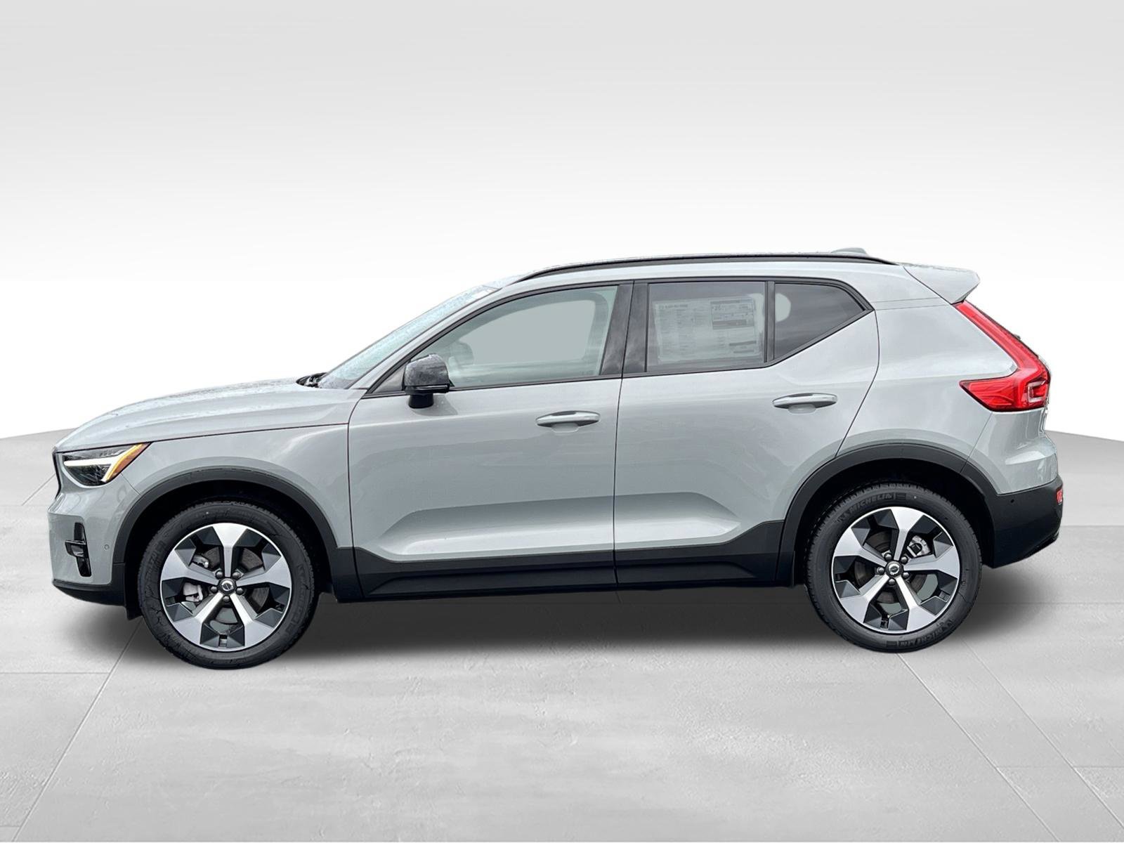 New 2026 Volvo XC40 B5 Plus w/ Protection Package Premier AWD/4WD image 2