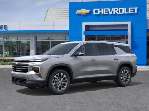 New 2026 Chevrolet Traverse LT w/ Sun and Wheel Package FWD image 2