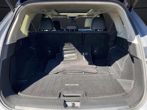 Used 2024 Nissan Rogue SL w/ SL Premium Package image 15