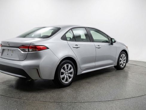 Used 2025 Toyota Corolla LE FWD image 9