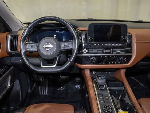 Used 2022 Nissan Pathfinder Platinum w/ Cargo Package image 2