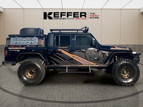 Used 2023 Jeep Gladiator Willys image 7