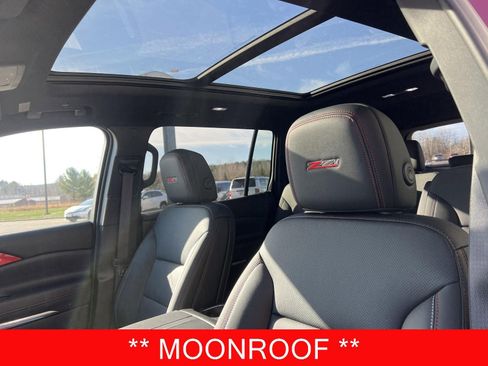 Used 2025 Chevrolet Traverse Z71 w/ Driver Confidence Package image 2