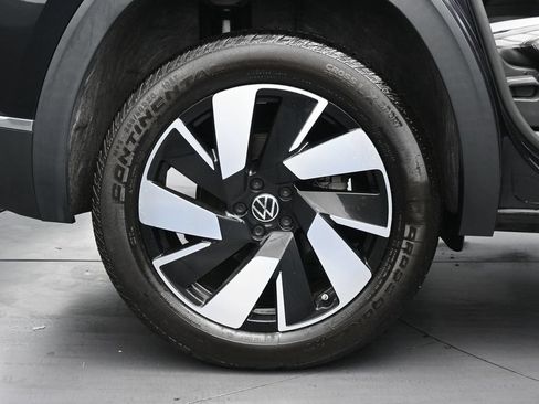 Used 2024 Volkswagen Atlas Cross Sport SEL AWD/4WD image 35