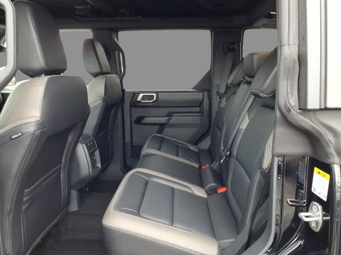 New 2026 Ford Bronco Outer Banks image 5