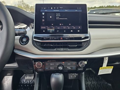 New 2026 Jeep Compass Limited image 25