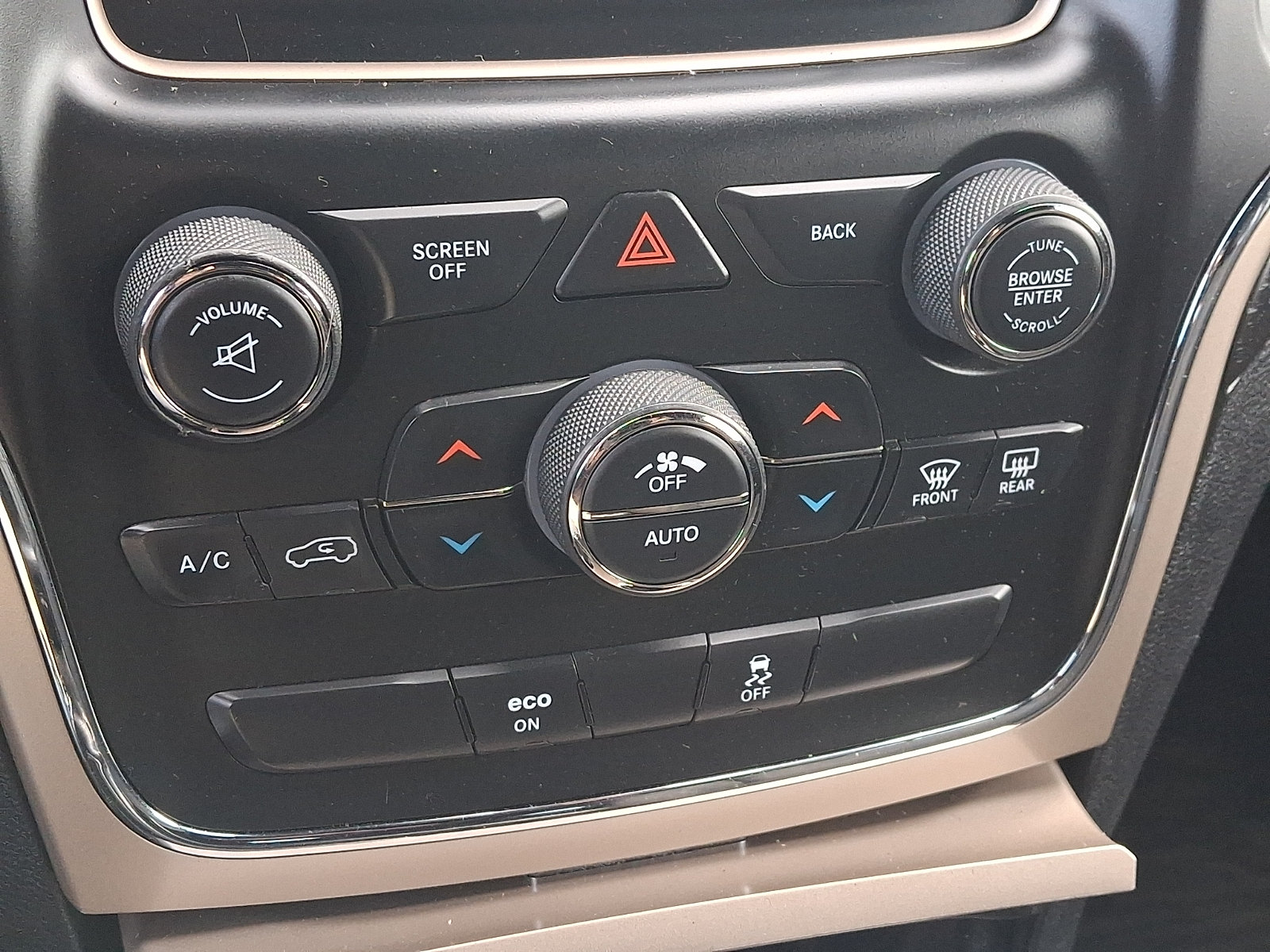Used 2015 Jeep Grand Cherokee Laredo w/ Quick Order Package 23E AWD/4WD image 16