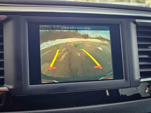 Used 2018 Chrysler Pacifica Touring Plus image 23